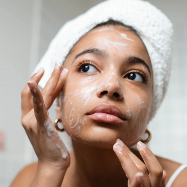 Kulit Sehat Tanpa Ribet: Jawaban atas Masalah Sunscreen yang Lengket dan Kering